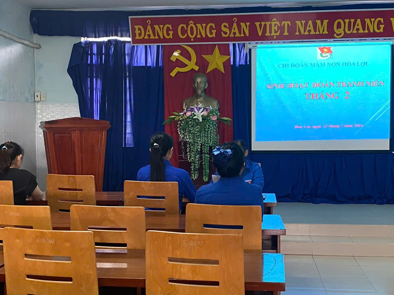 Sinh hoạt thanh niên tháng 2